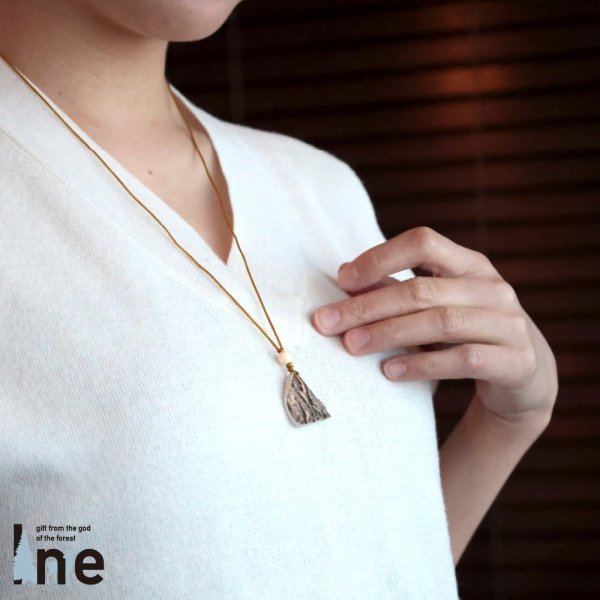 画像2: 鹿角皮玉　ネックレス　手作り1点もの　【ネコポス送料無料】[C-03] (2)