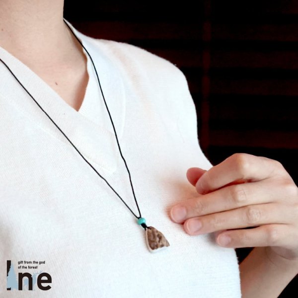 画像2: 鹿角皮玉　ネックレス　手作り1点もの　【ネコポス送料無料】[C-01] (2)